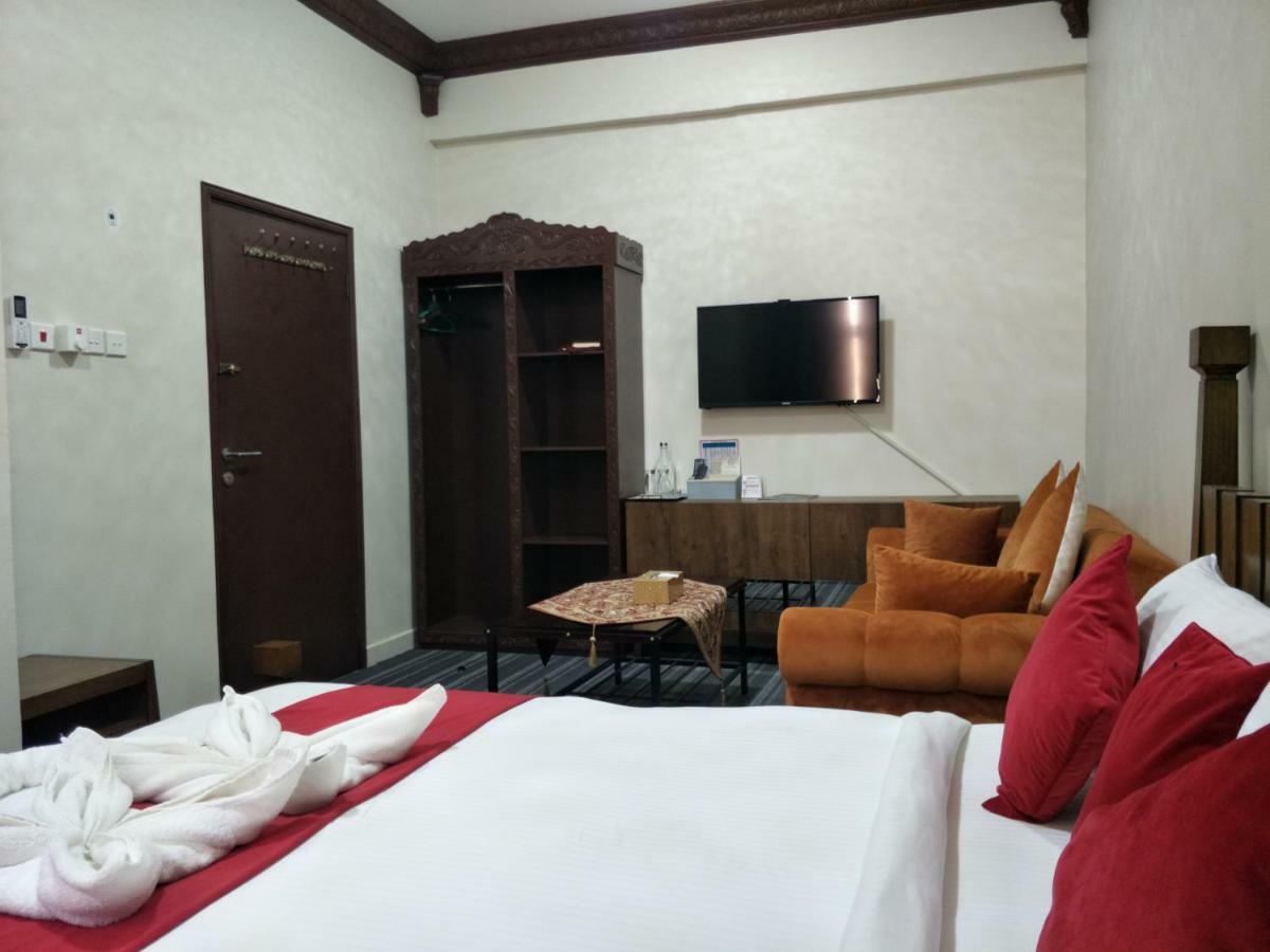 Sur Bandar Al Ayjah Hotel Apartments Exterior photo