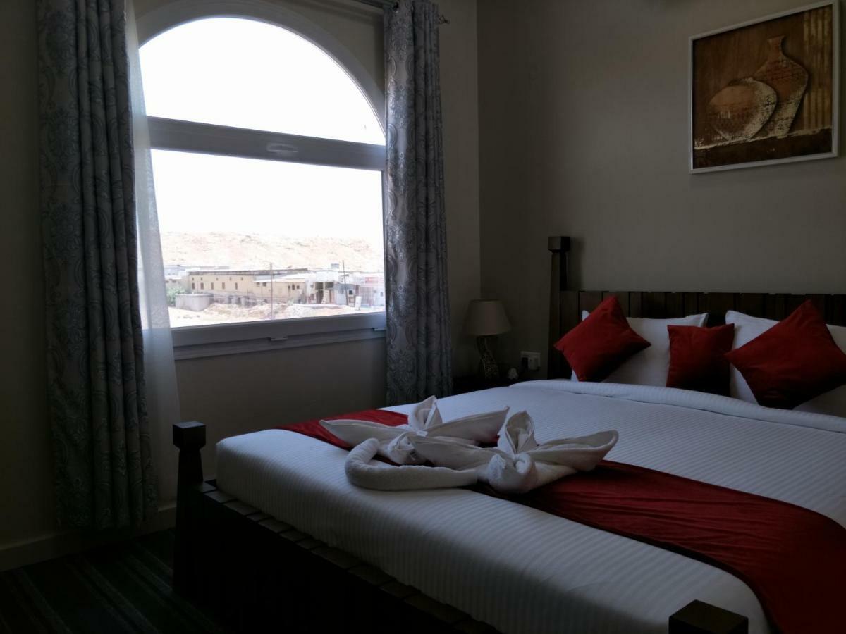 Sur Bandar Al Ayjah Hotel Apartments Exterior photo