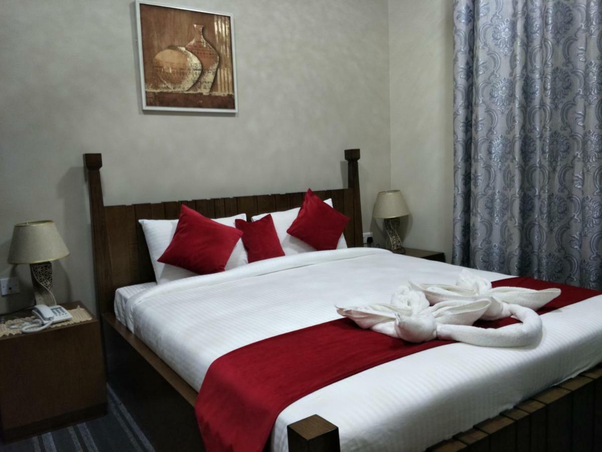 Sur Bandar Al Ayjah Hotel Apartments Exterior photo
